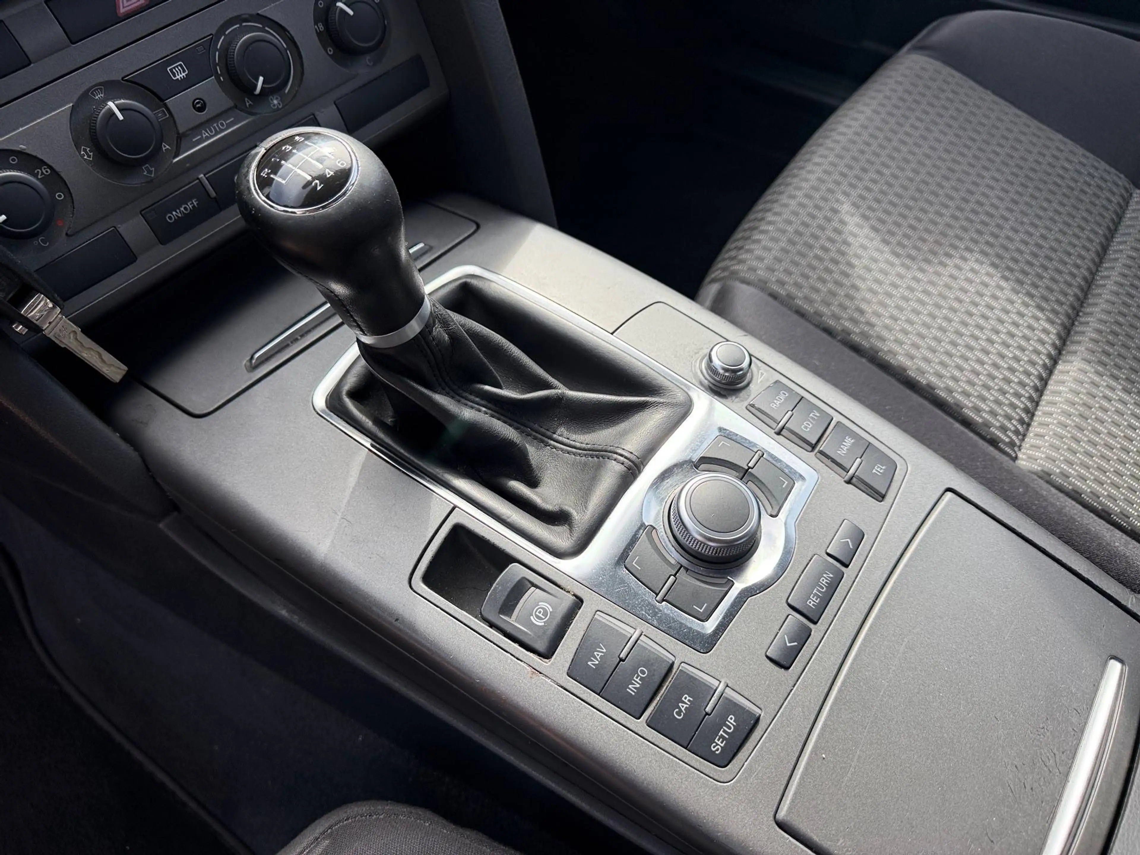 Audi A6 2.0 TDI — photo 15