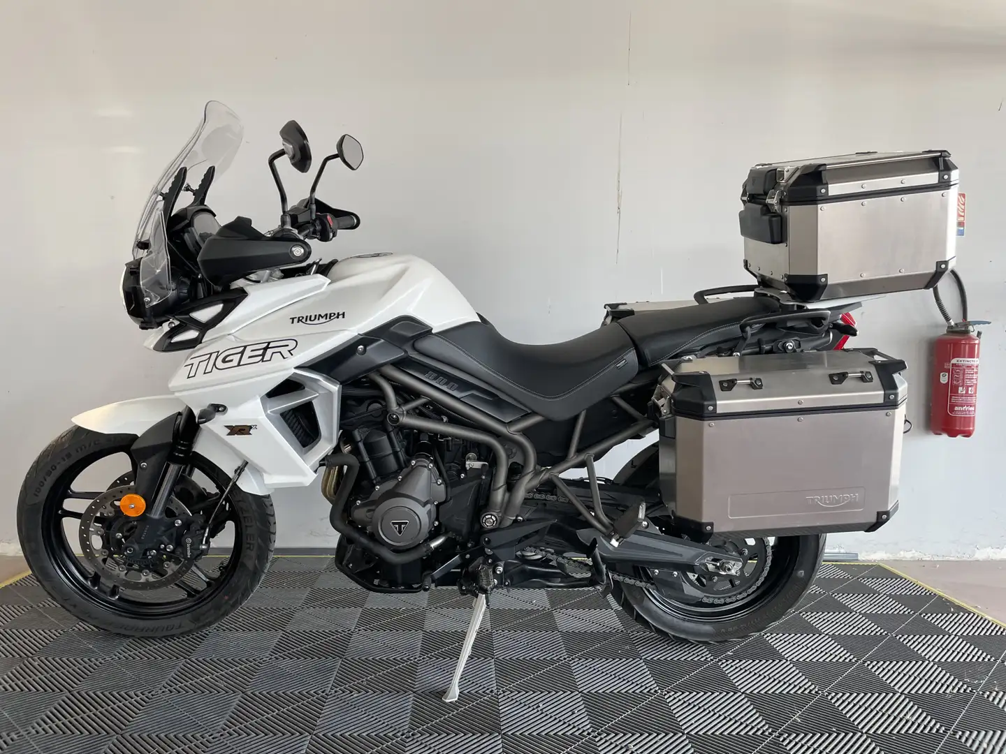 Triumph Tiger 800 - 1
