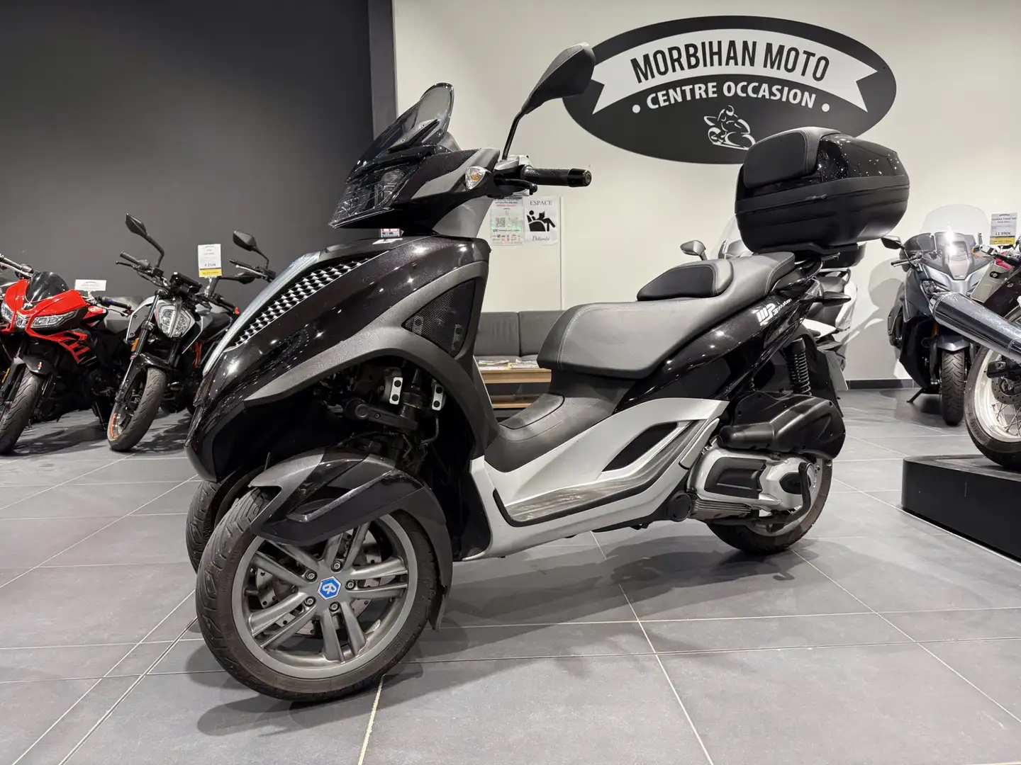 Piaggio MP3 300 Noir - 1