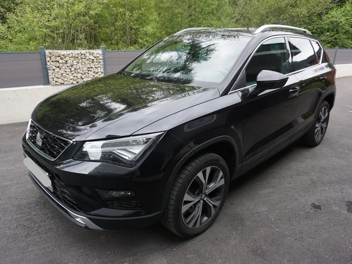SEAT Ateca 1,4 Xcellence ACT TSI Schwarz - 1