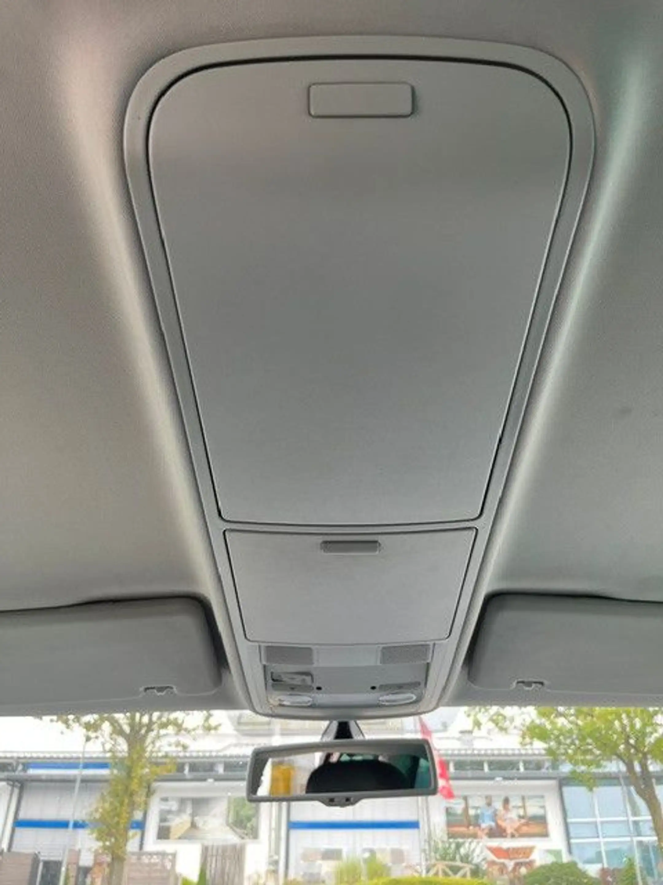 Volkswagen Sharan Highline BMT AUT LEDER NAVI STHZG AHK — photo 19