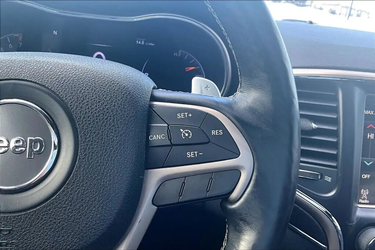 Jeep Grand Cherokee снимка Jeep Grand Cherokee