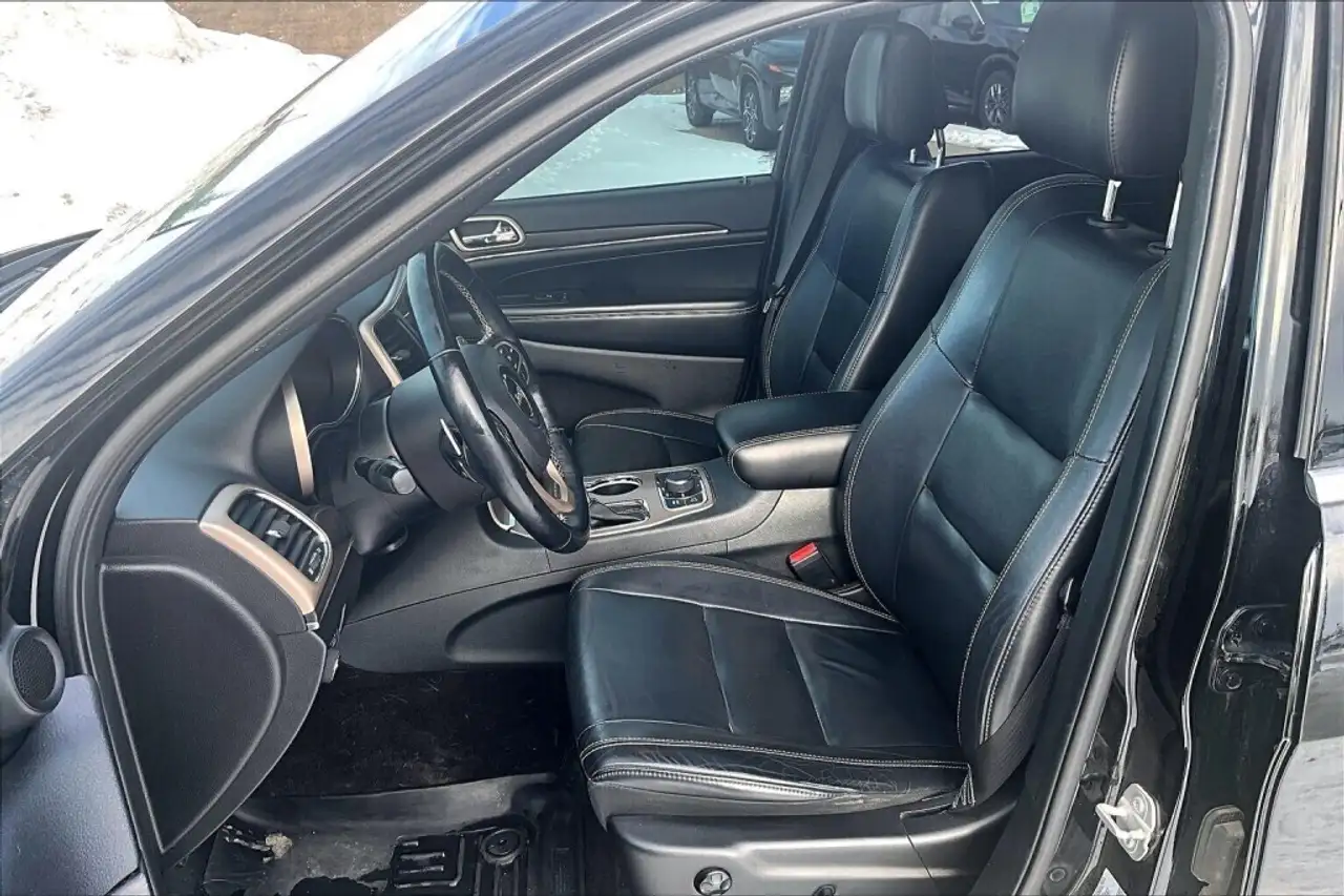 Jeep Grand Cherokee снимка Jeep Grand Cherokee