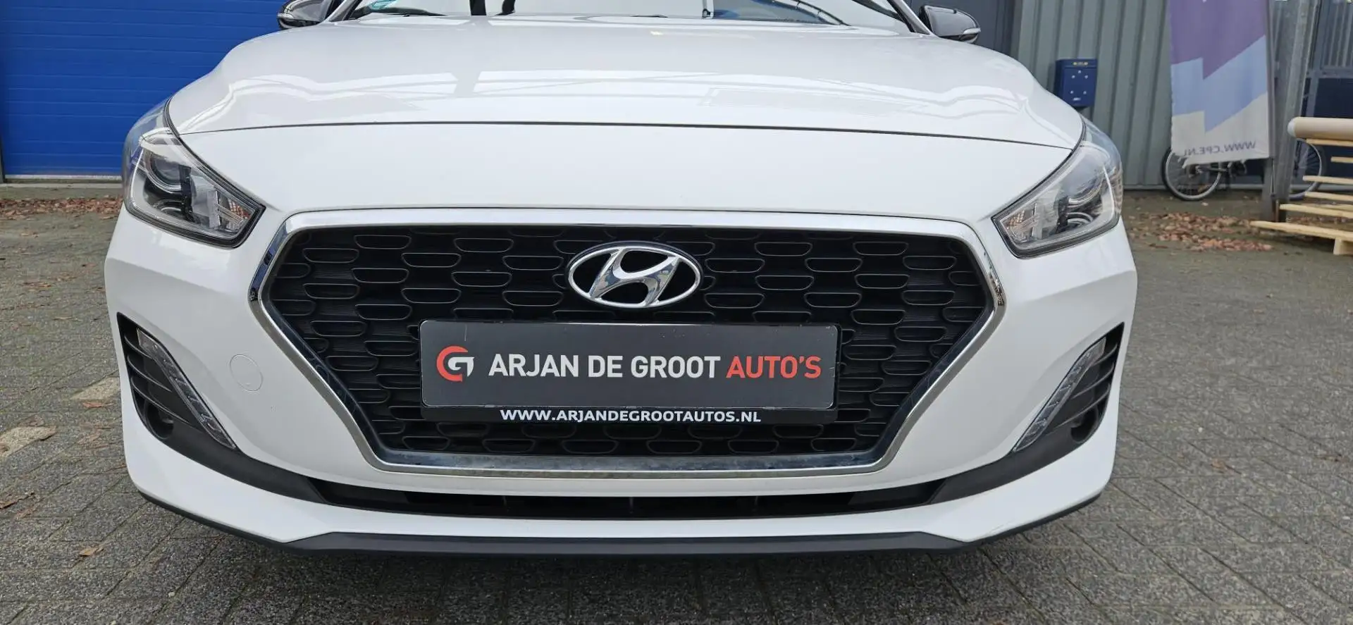 Hyundai i30 1.4 100PK Airco Cruise Camera Carplay® Lane Assist Blanco - 2