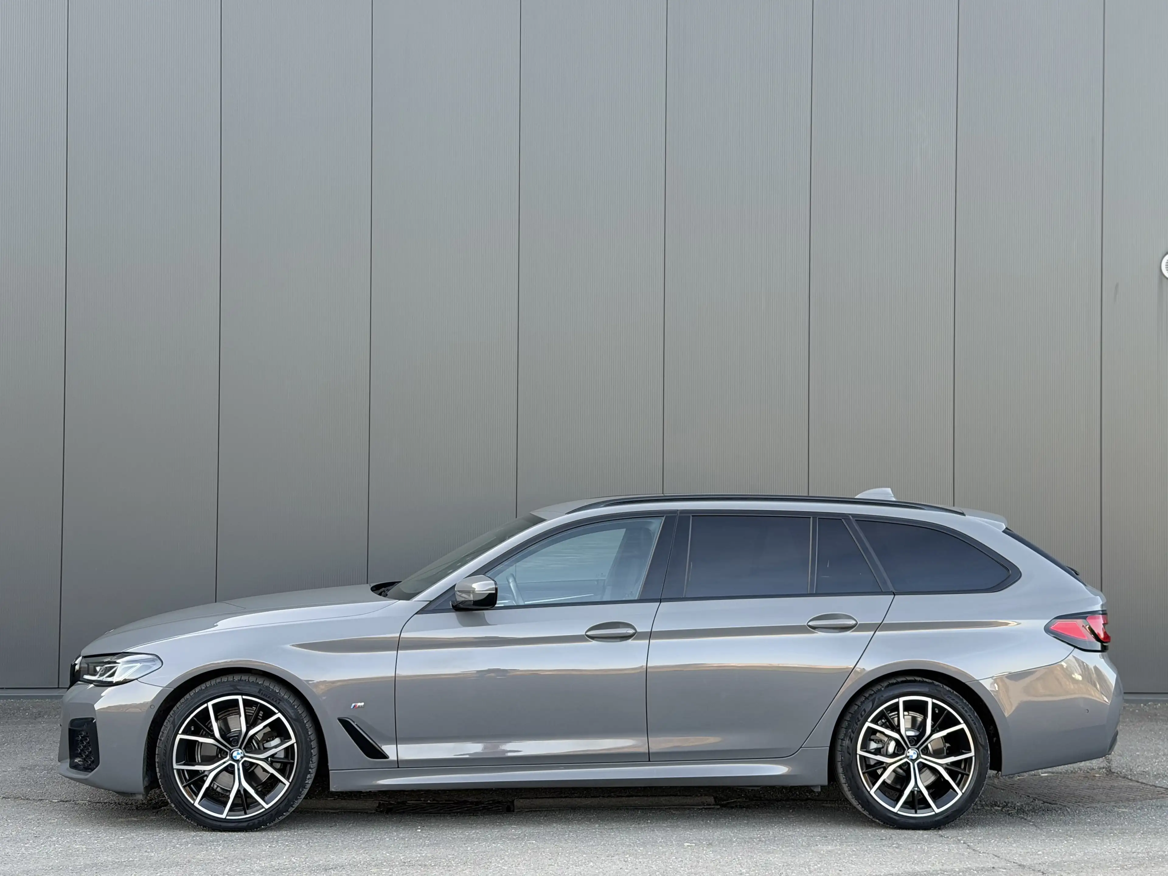 BMW 518 dA Touring MHEV 150cv - Pack M - Cockpit - Camera — photo 6