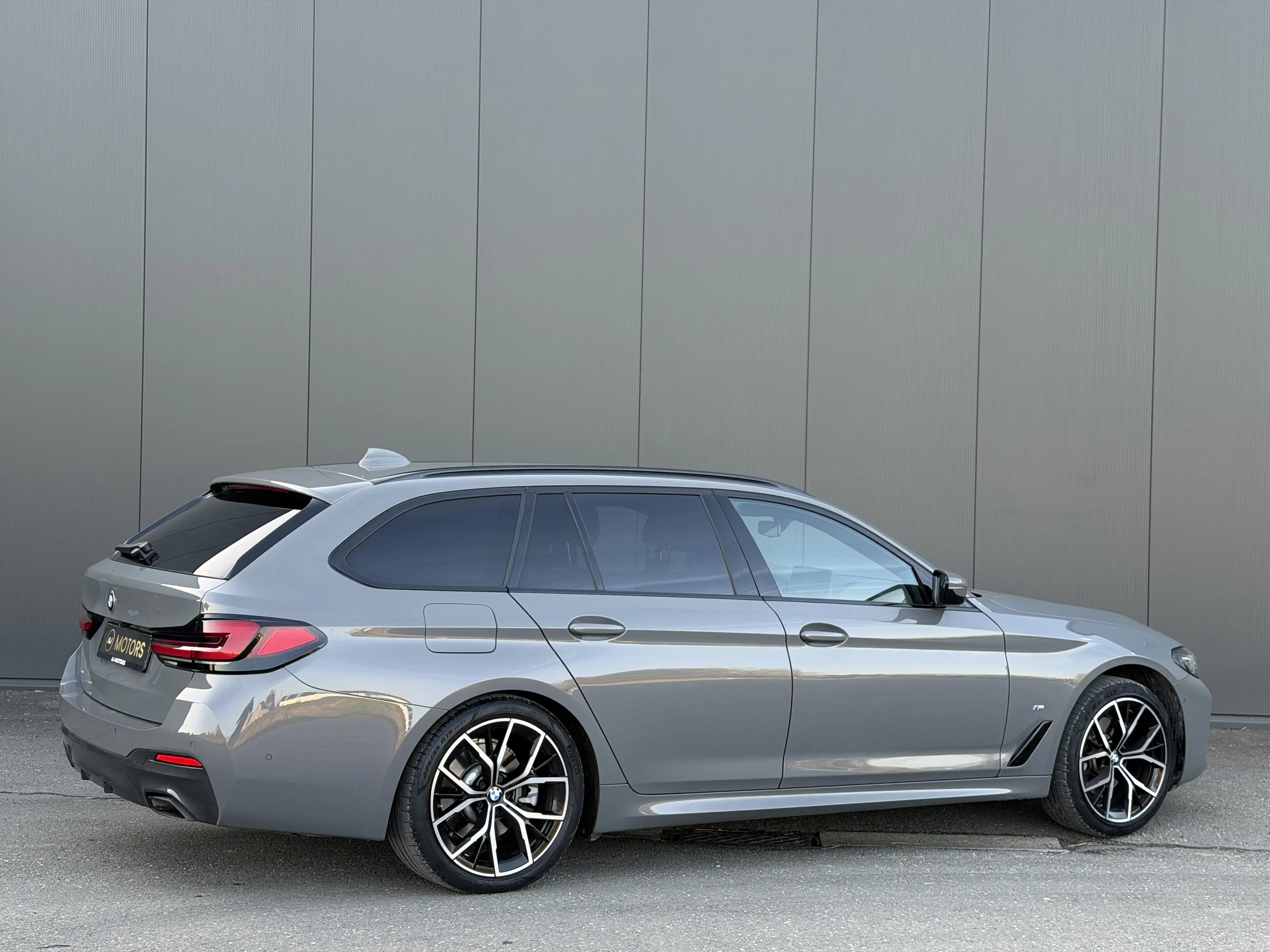 BMW 518 dA Touring MHEV 150cv - Pack M - Cockpit - Camera — photo 4