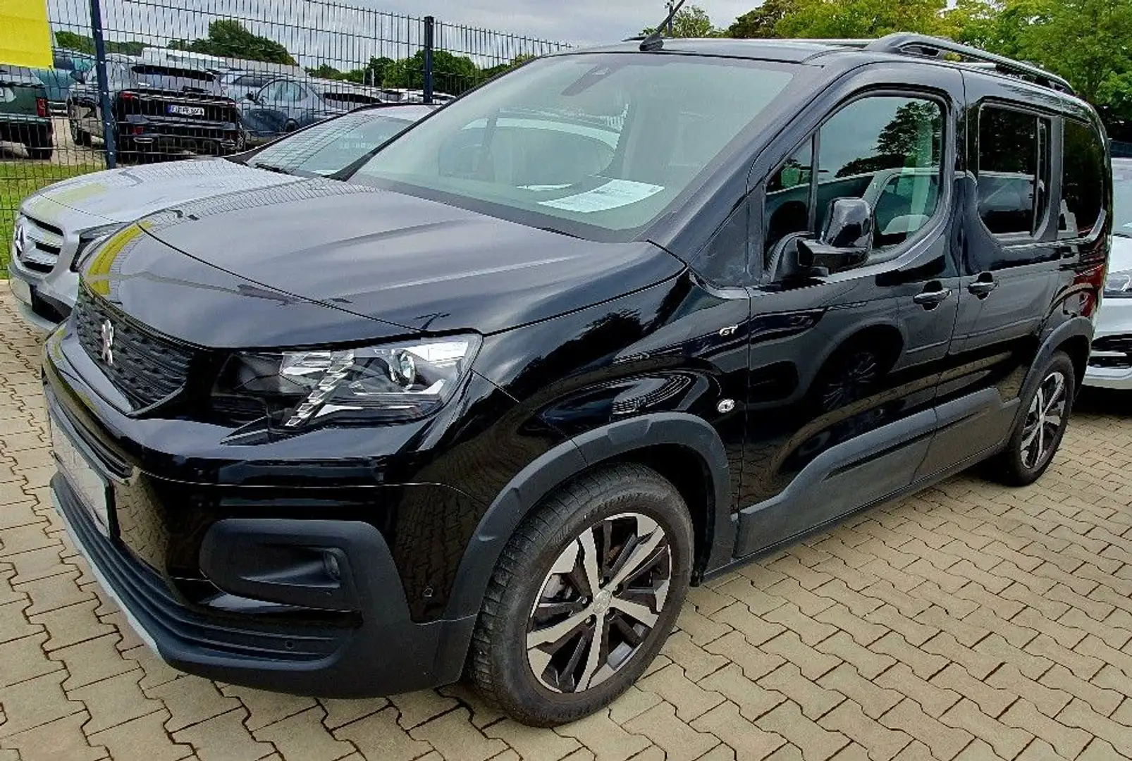 Peugeot Rifter Allure Elektro L1 Kasten GT Line Navi As. Schwarz - 1