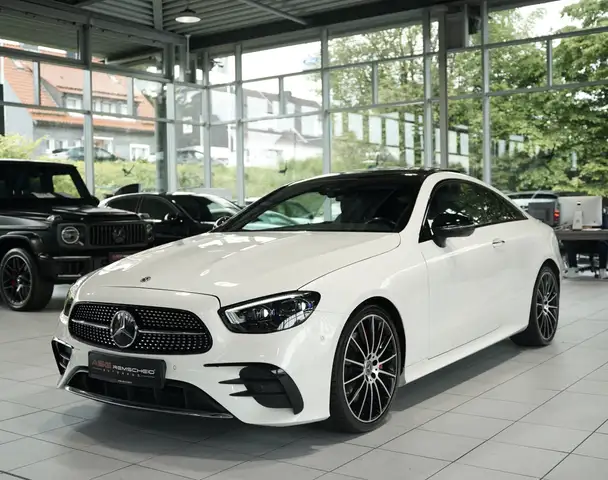 Mercedes-Benz 300 view 5