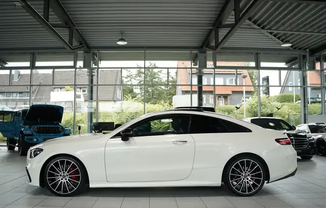 Mercedes-Benz 300 view 13