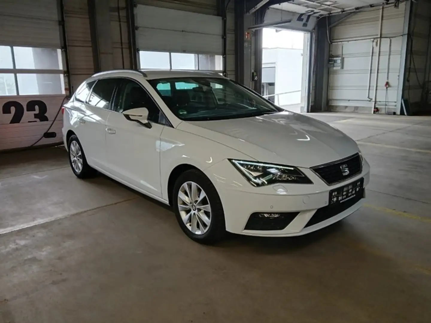SEAT Leon ST Automatik DSG Klimaautomatik Navi ACC Blanc - 1