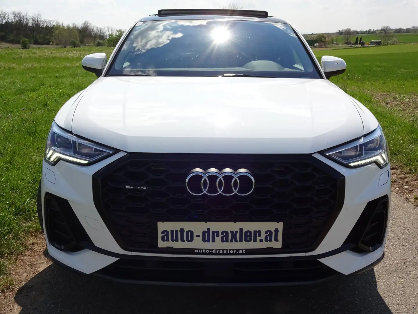 Audi Q3 40 TDI quattro S line+MMI+Matrix+SD+Kamera Weiß - 2