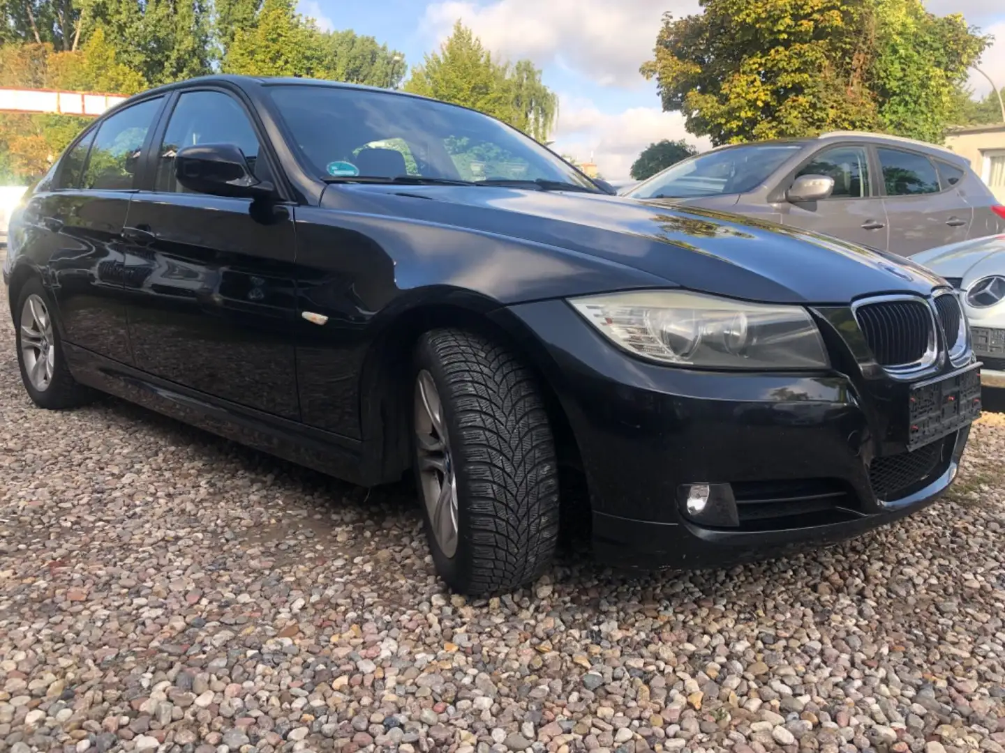 BMW 320 Baureihe 3 Lim. 320d-TÜV/05/27-TOP GEPFLEGT Schwarz - 2