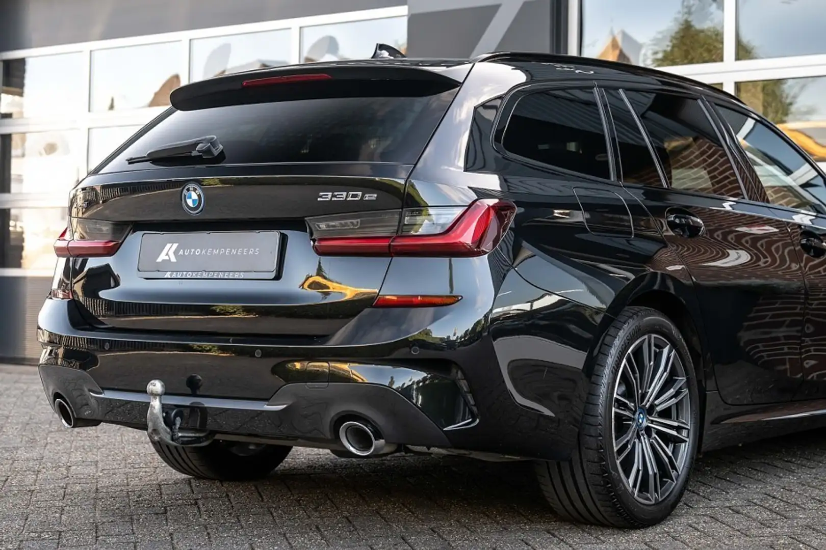 BMW 330 330e xDrive M-Sport | Shadow | Adapt. Cruise | Tre Noir - 2
