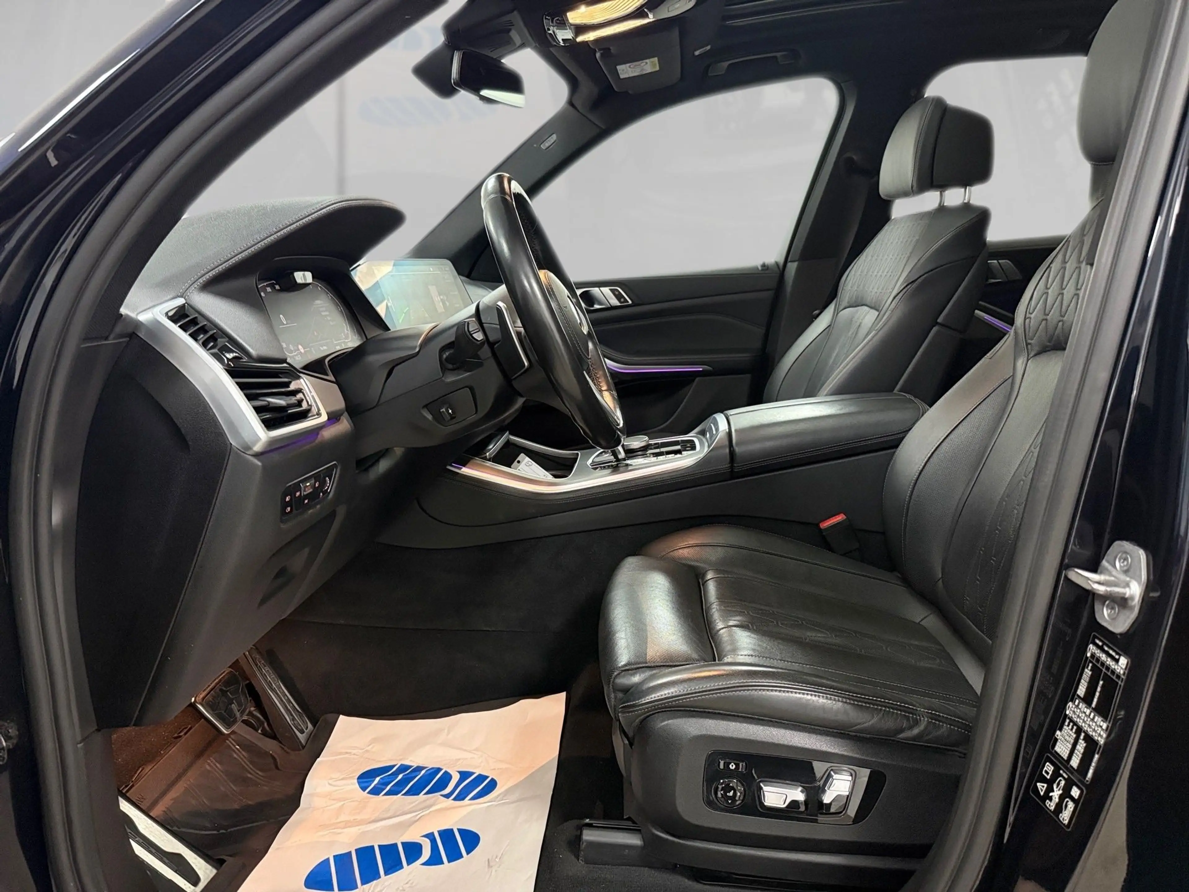 BMW X5 xDrive 40d M-Sport*LASER*PANO*AHK* — photo 9