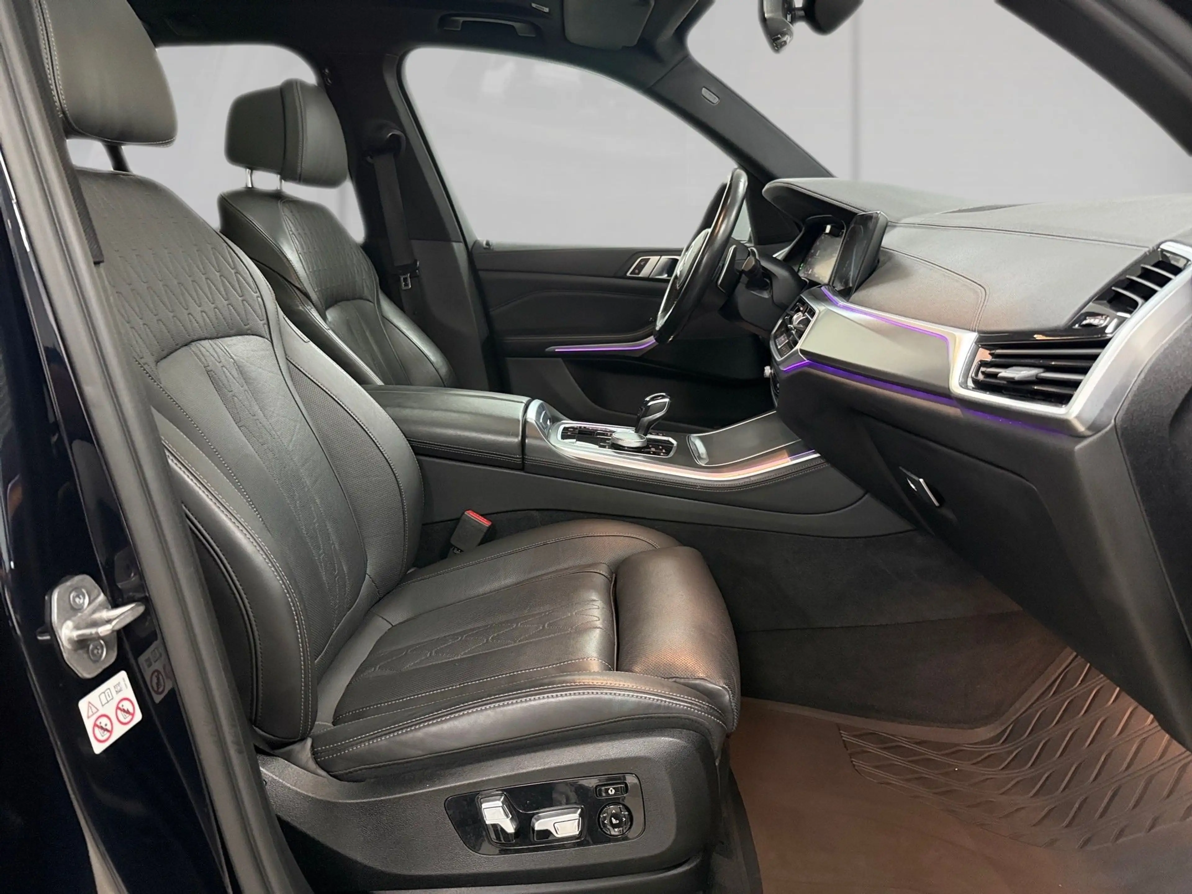 BMW X5 xDrive 40d M-Sport*LASER*PANO*AHK* — photo 11