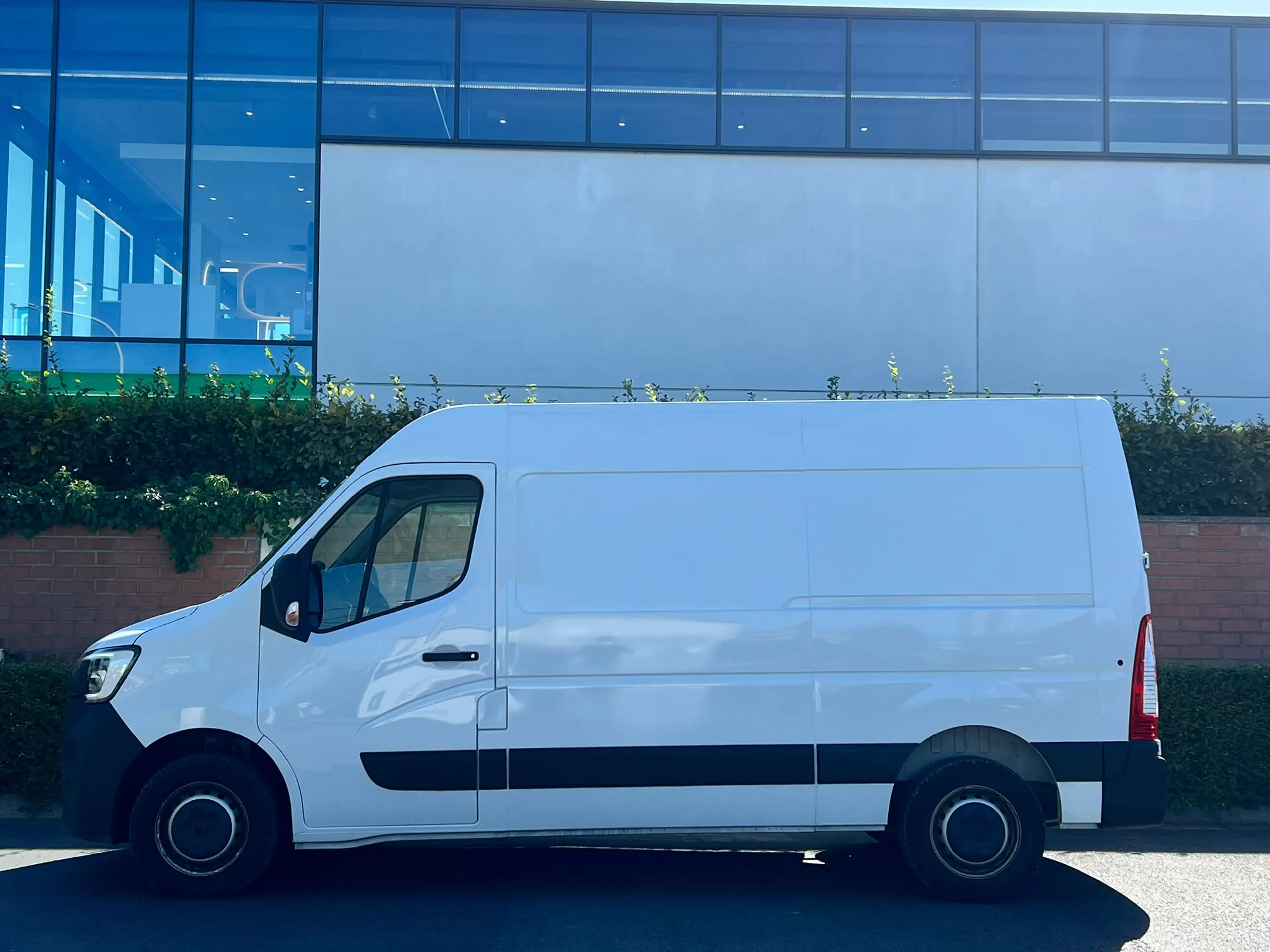 Renault Master 2.3 dCi 35 L2H2  (EU6d) — photo 8