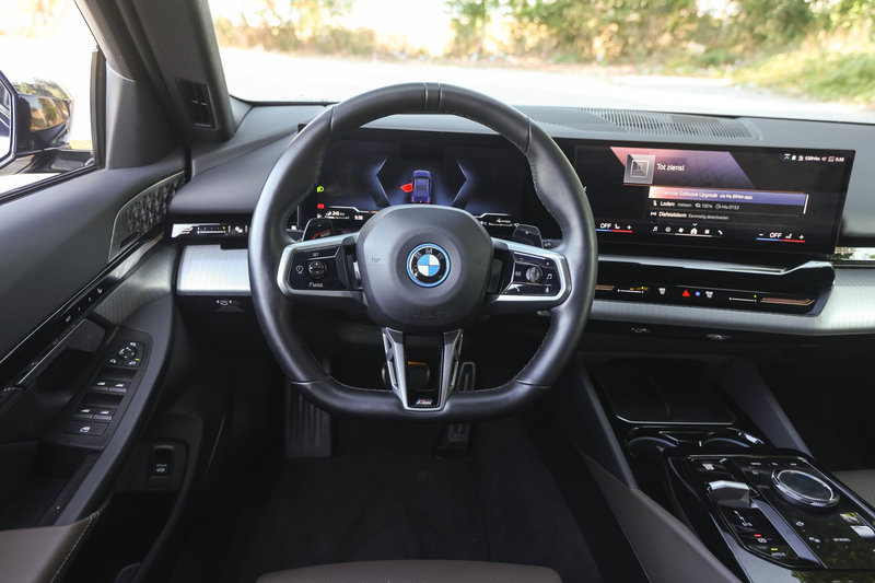 BMW 530 5 Serie 530e M Sport Automaat / Bowers & Wilkins / — photo 3