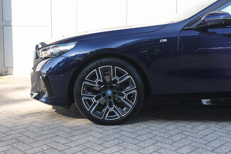 BMW 530 5 Serie 530e M Sport Automaat / Bowers & Wilkins / — photo 4
