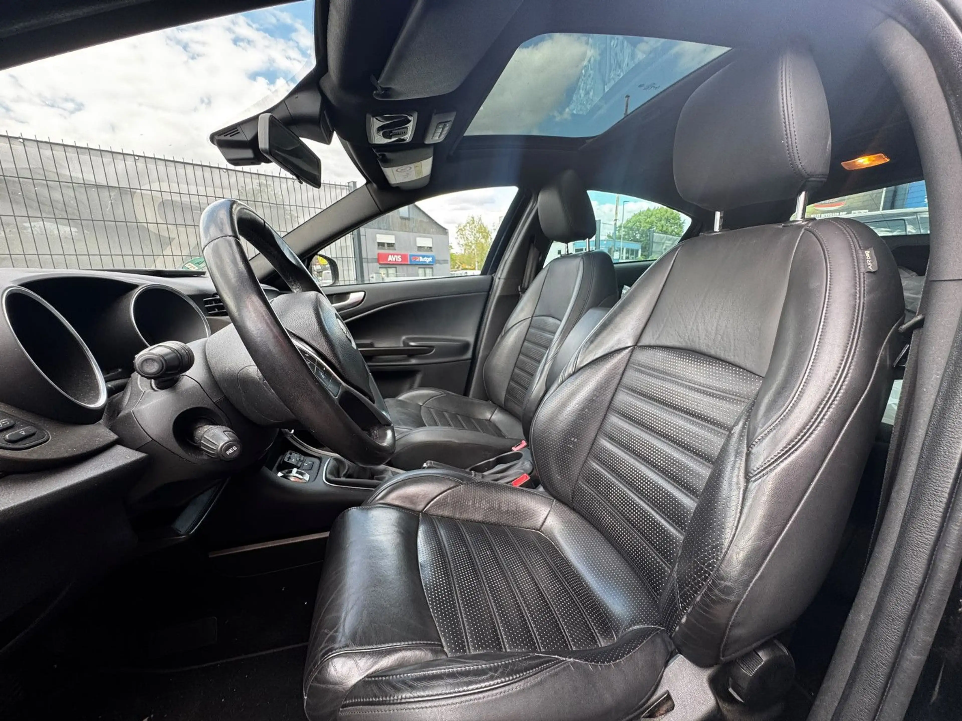 Alfa Romeo Giulietta Turismo — photo 11