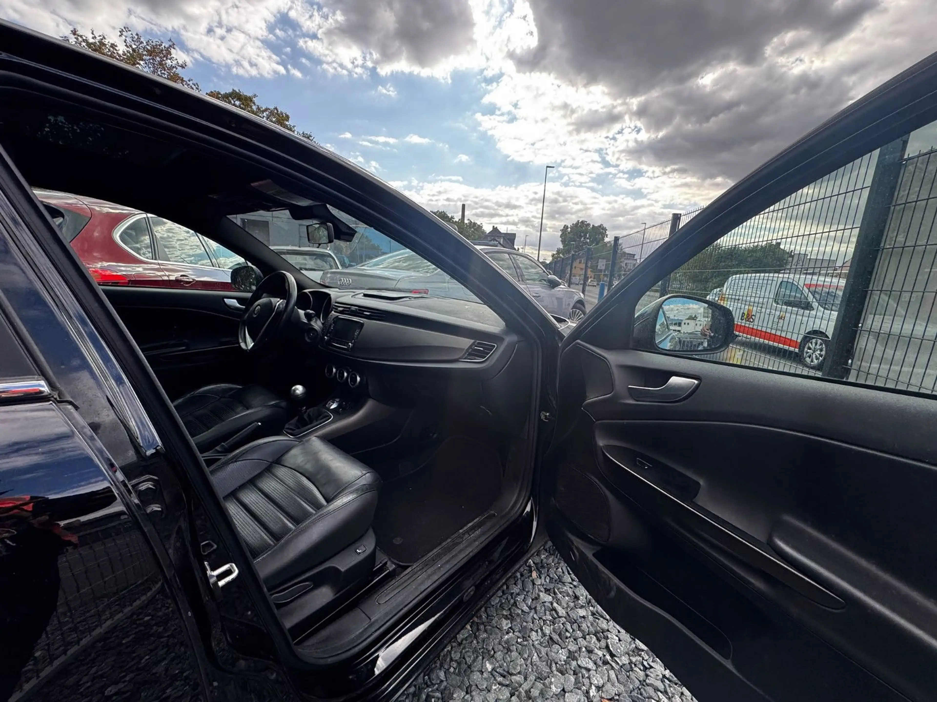 Alfa Romeo Giulietta Turismo — photo 9
