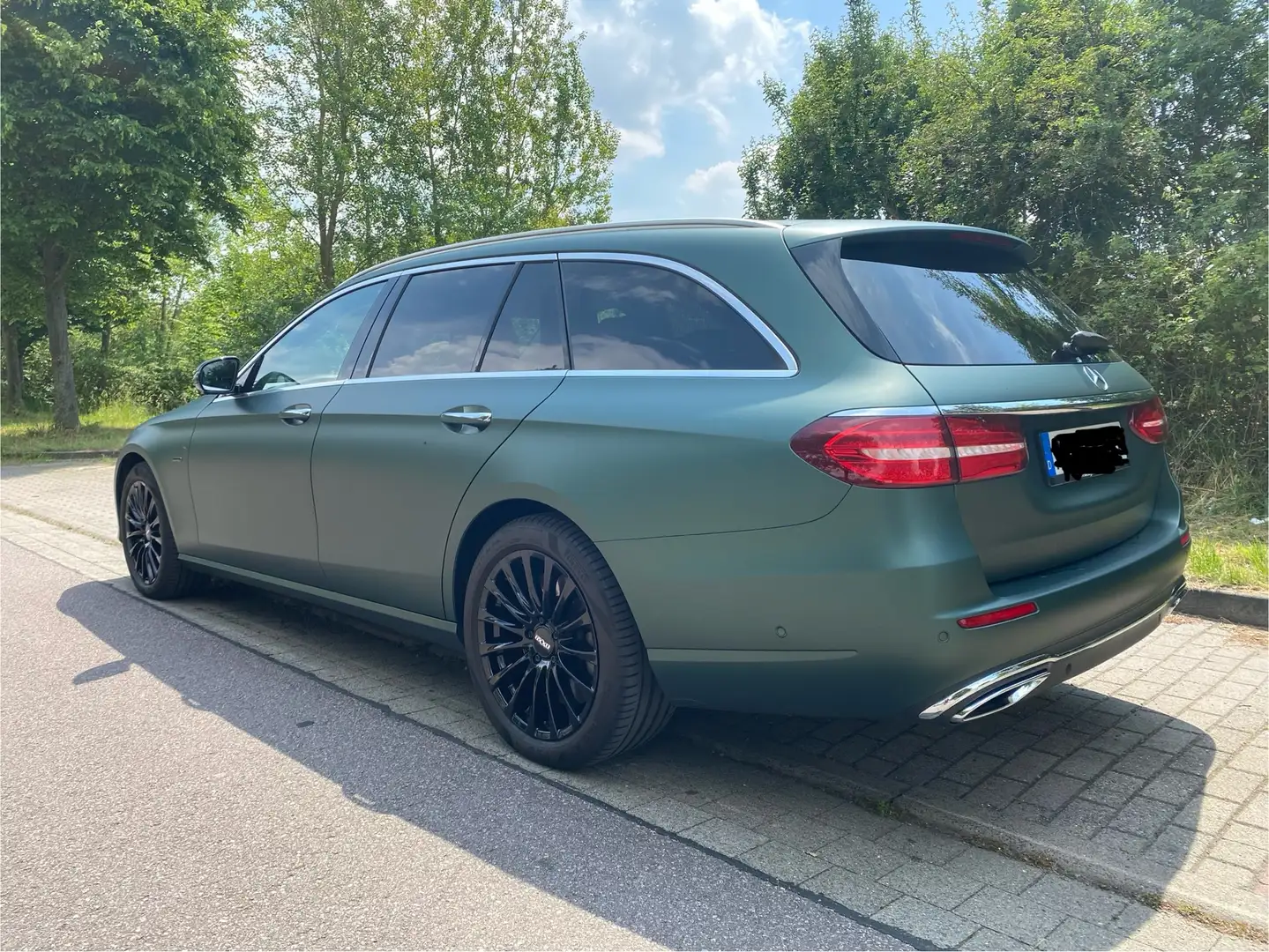 Mercedes-Benz E 300 E-Klasse T-Modell Diesel Plugin Hybrid Avantgarde Green - 2
