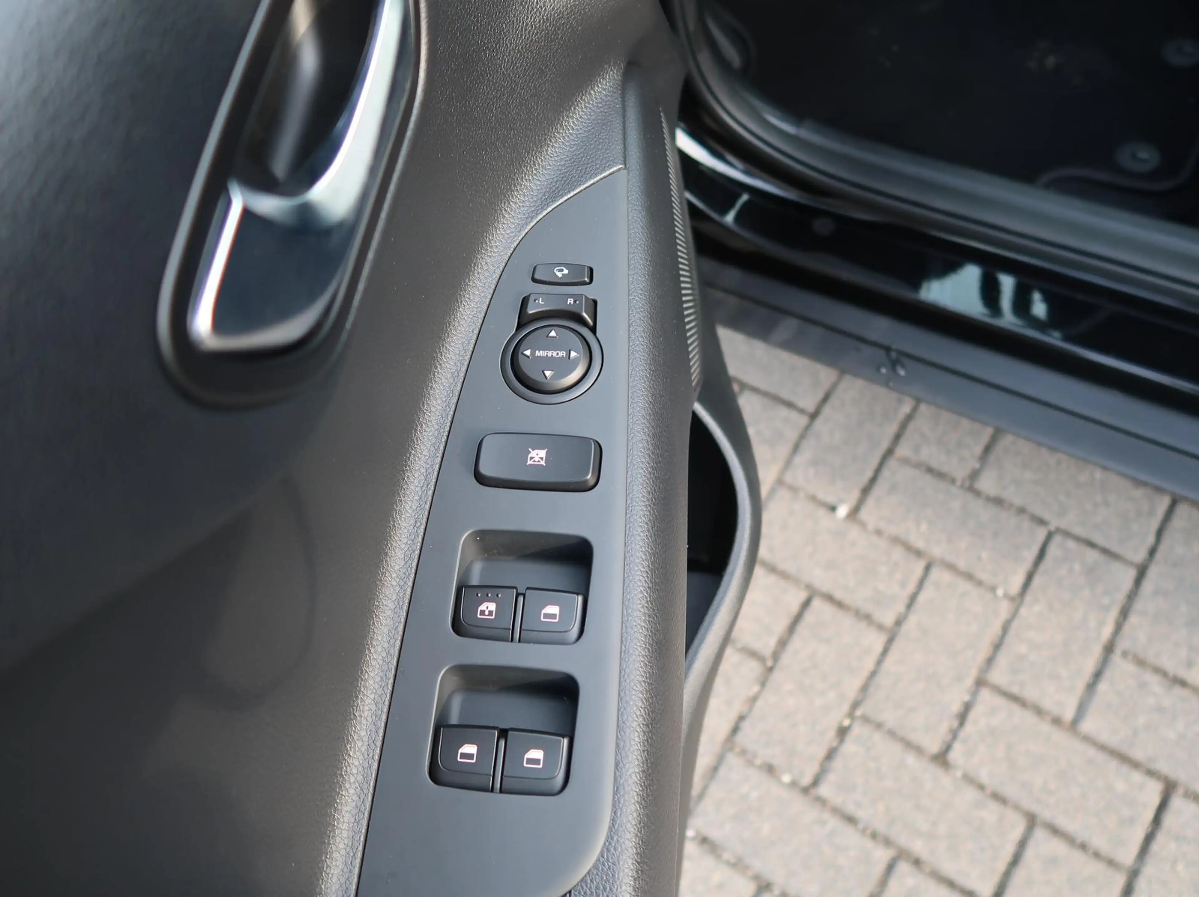 Kia Stonic Vision DCT7 Navi Android CarPlay M+S-Allw — photo 12