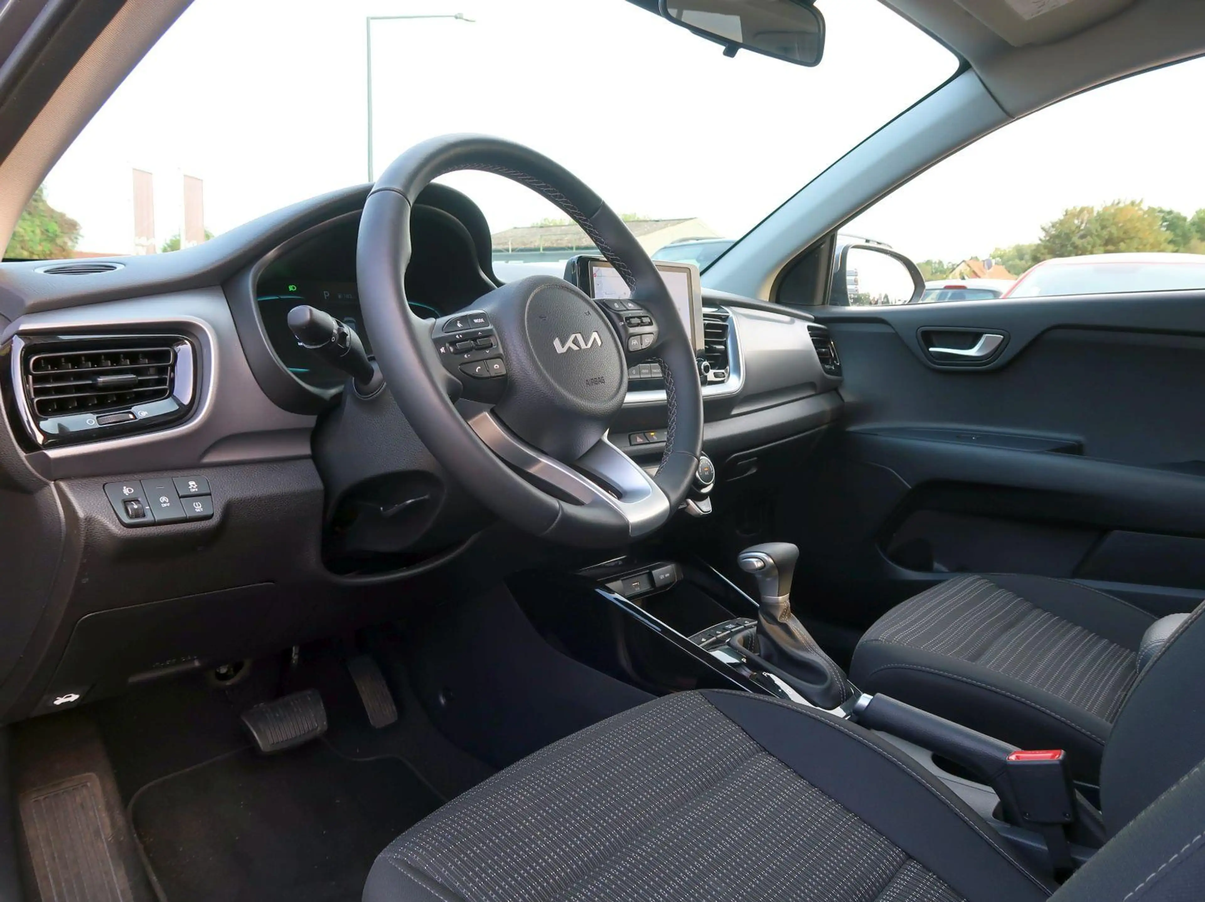 Kia Stonic Vision DCT7 Navi Android CarPlay M+S-Allw — photo 3