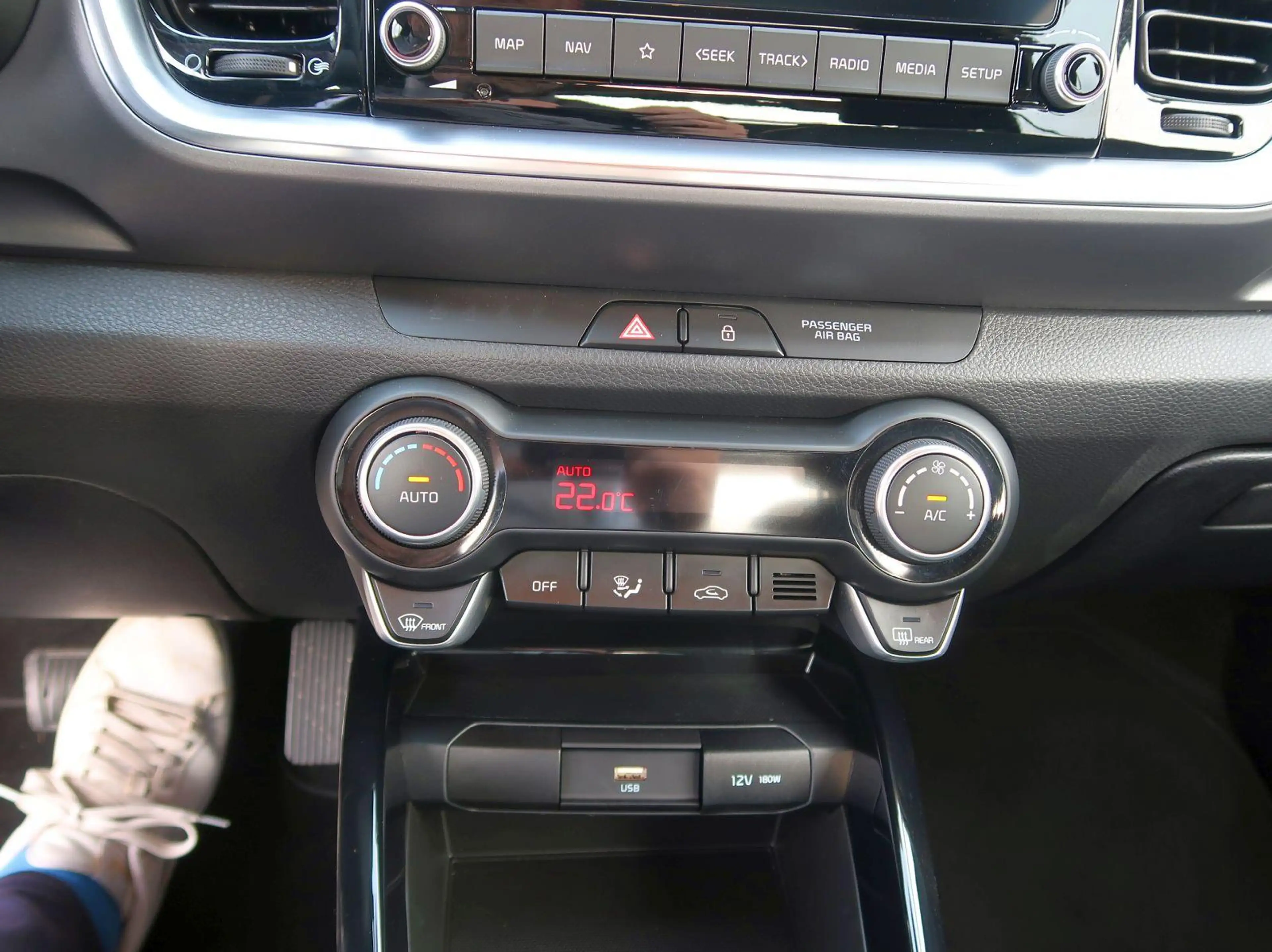 Kia Stonic Vision DCT7 Navi Android CarPlay M+S-Allw — photo 7