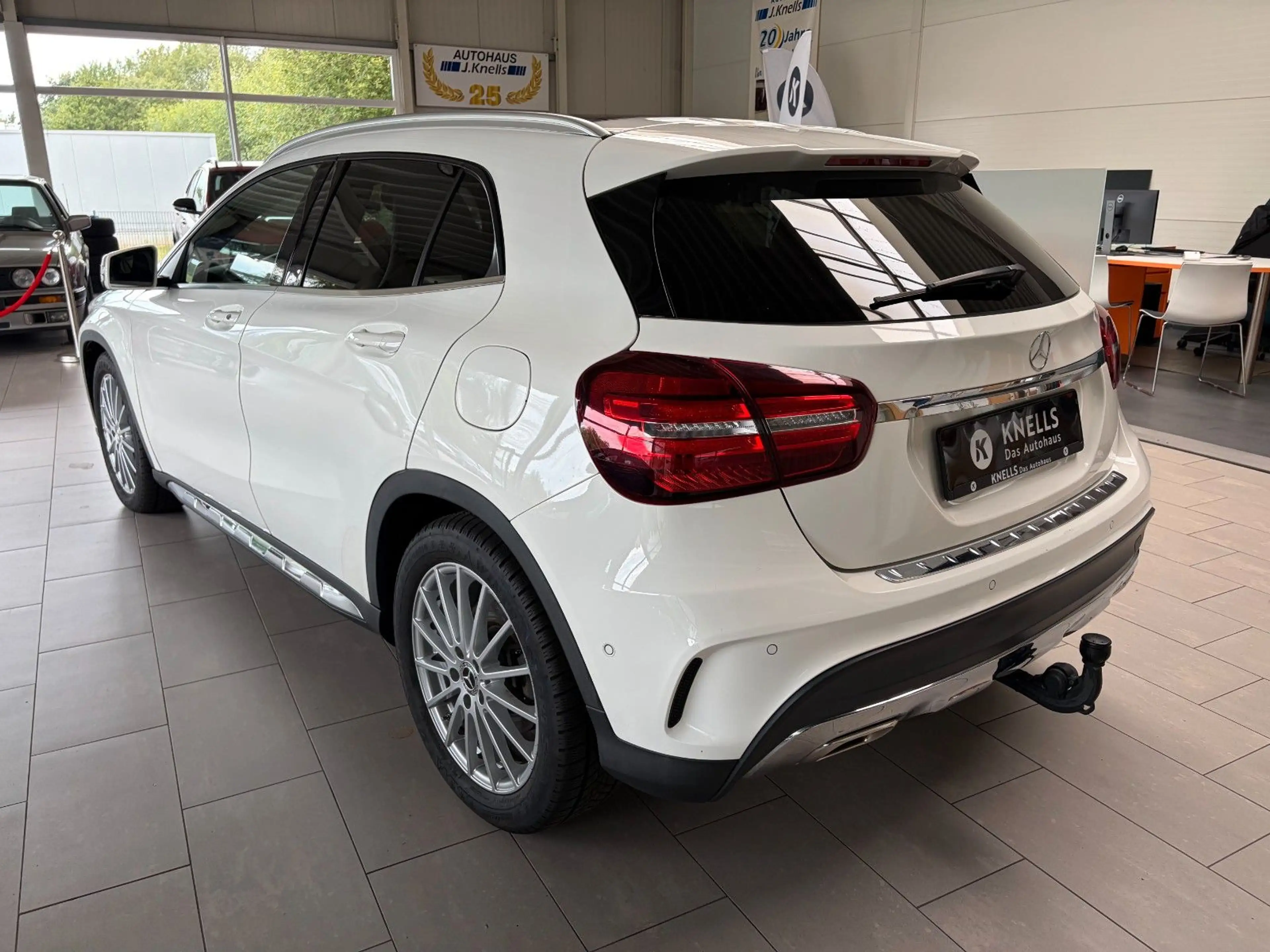 Mercedes-Benz GLA 220 4MATIC AMG Line/AHK/360°/PANO/LED/SHZ — photo 6