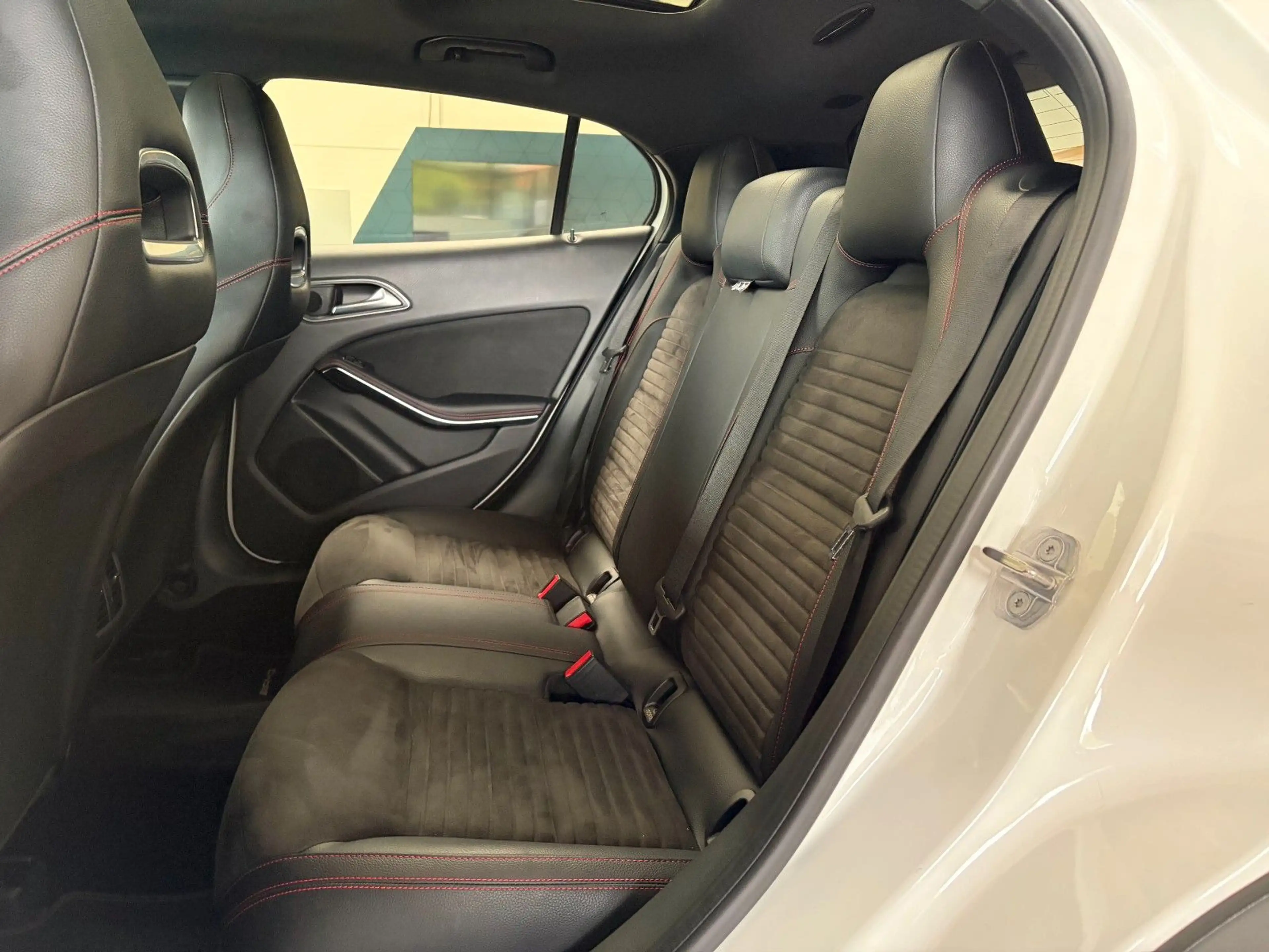 Mercedes-Benz GLA 220 4MATIC AMG Line/AHK/360°/PANO/LED/SHZ — photo 8