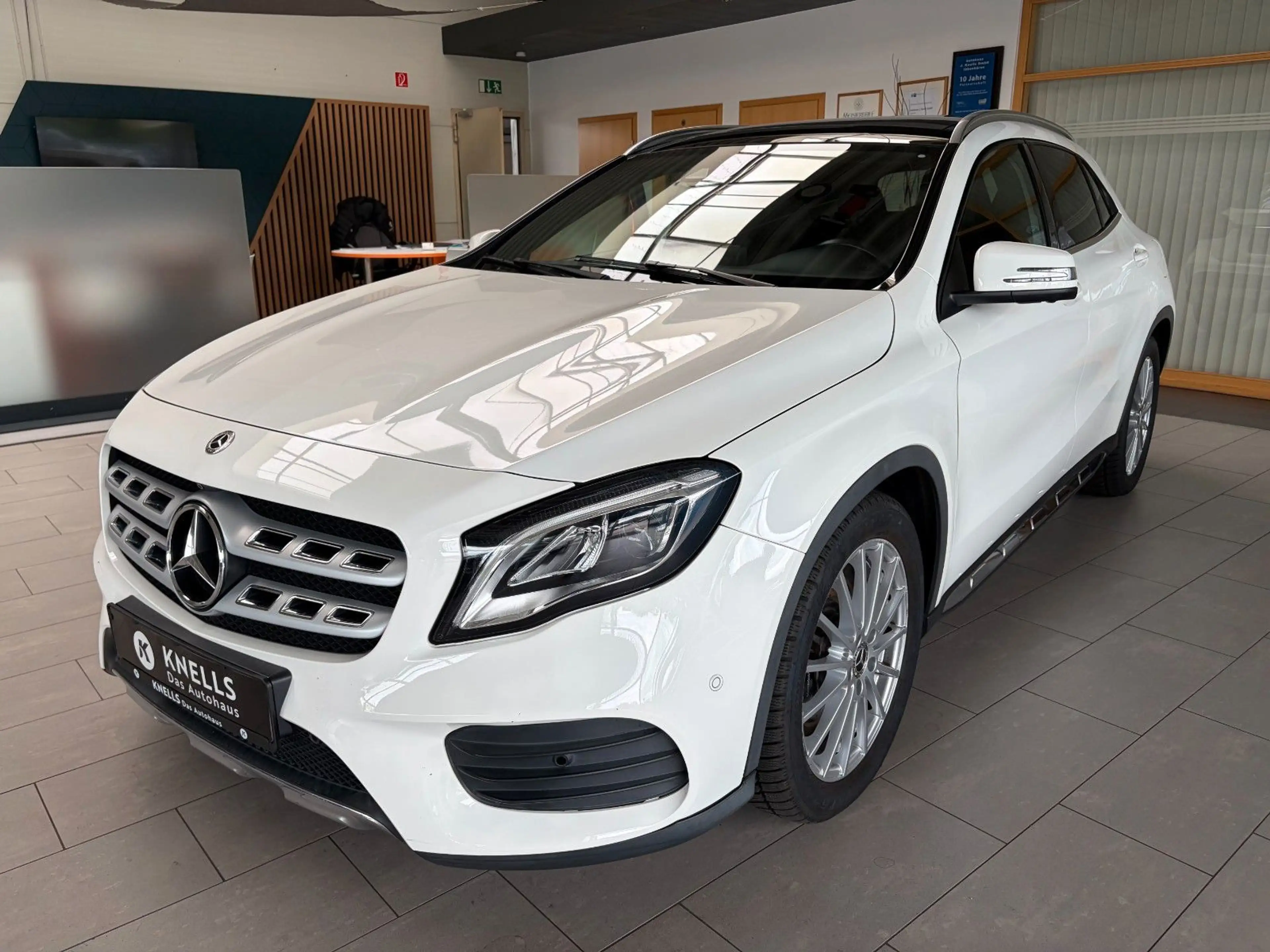 Mercedes-Benz GLA 220 4MATIC AMG Line/AHK/360°/PANO/LED/SHZ