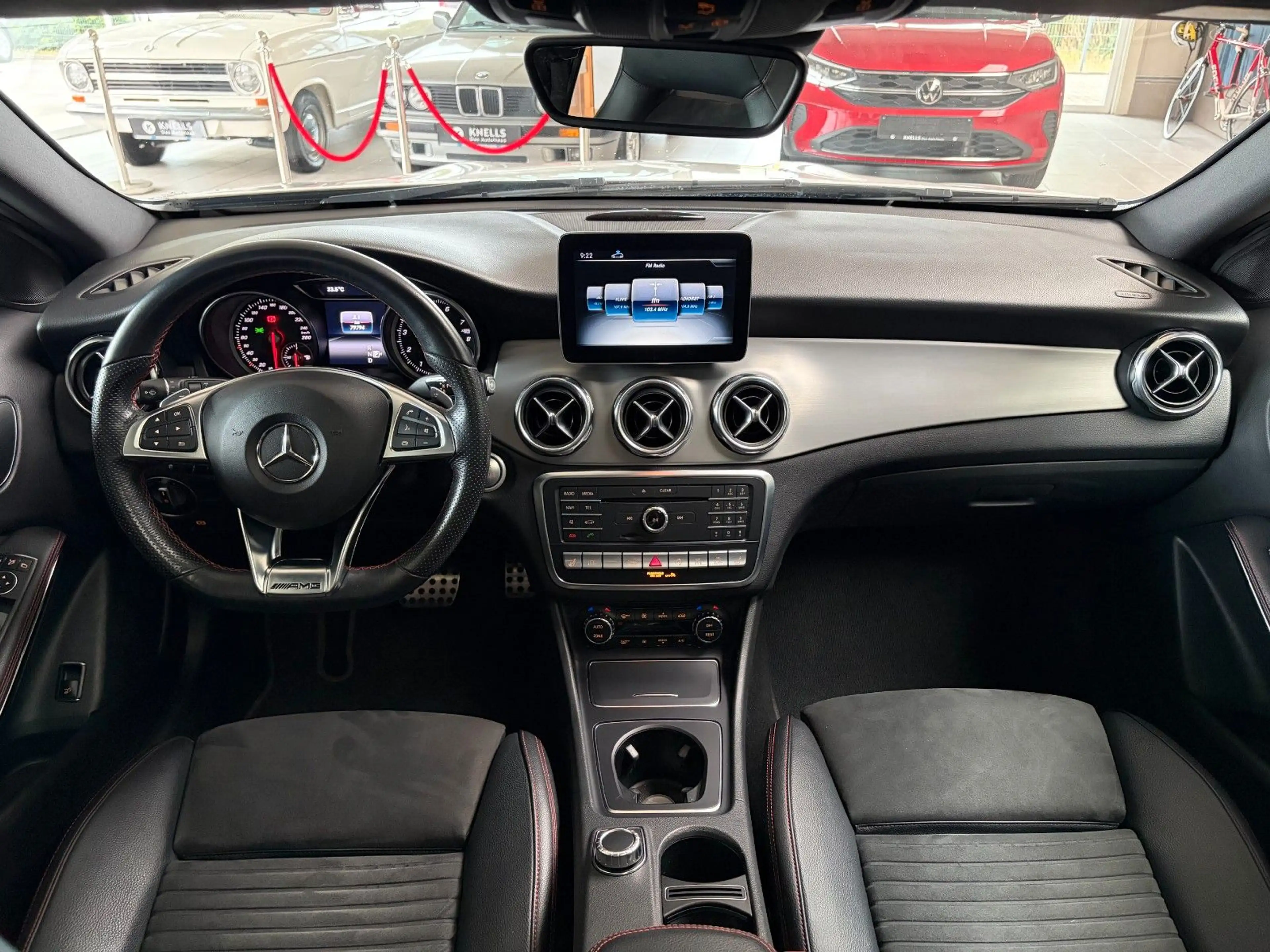 Mercedes-Benz GLA 220 4MATIC AMG Line/AHK/360°/PANO/LED/SHZ — photo 13