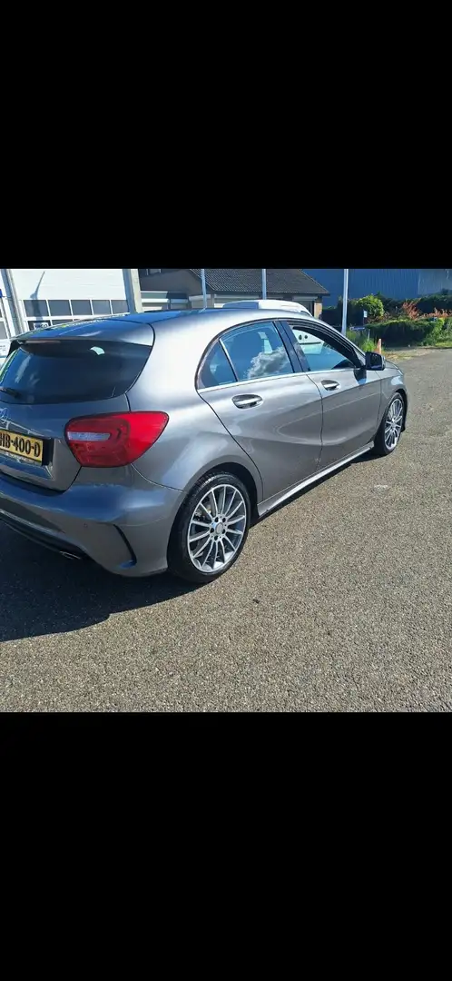 Mercedes-Benz A 180 Ambition AMG LINE Grijs - 2