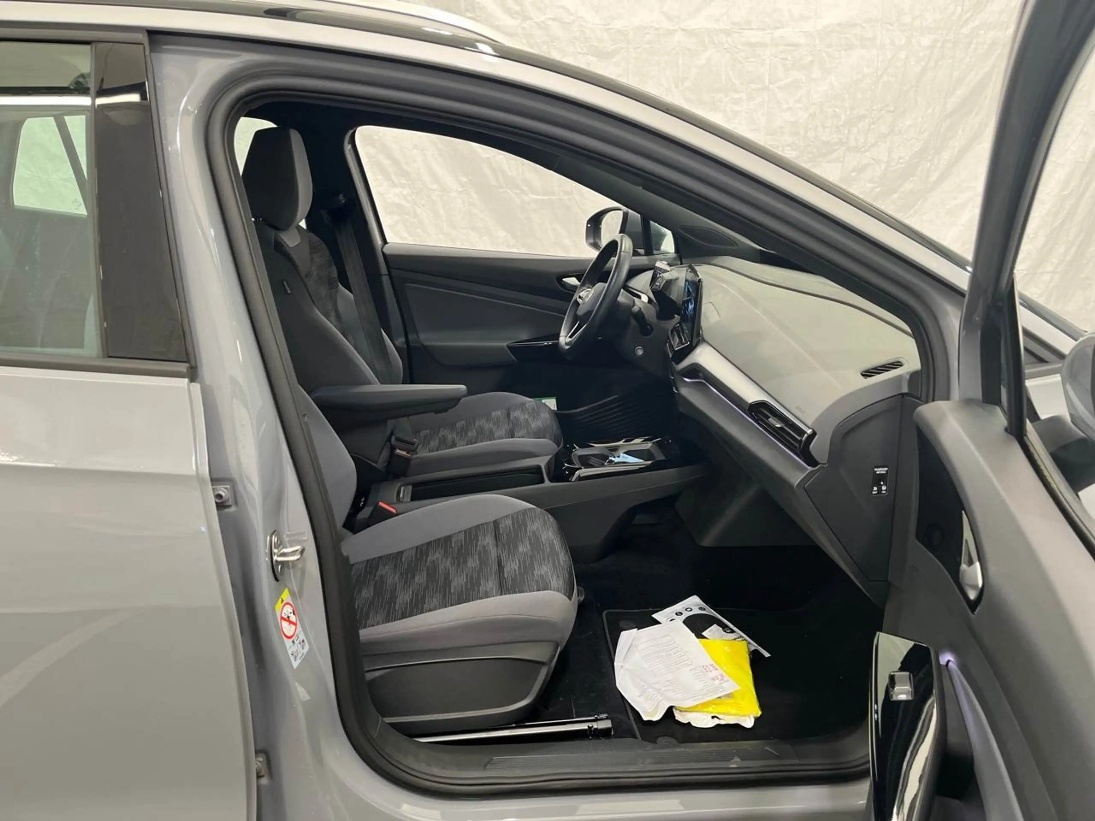 Volkswagen ID.4 Pro mit Infotainmentpaket 4Motion — photo 9