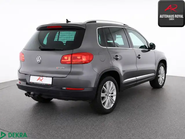Volkswagen Tiguan view 5
