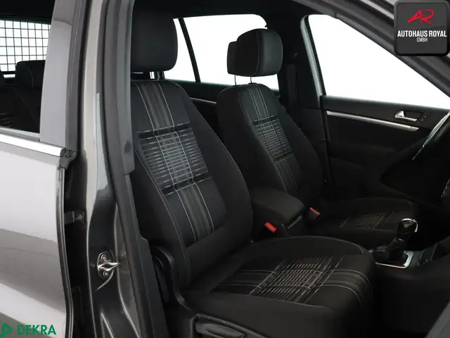 Volkswagen Tiguan view 12