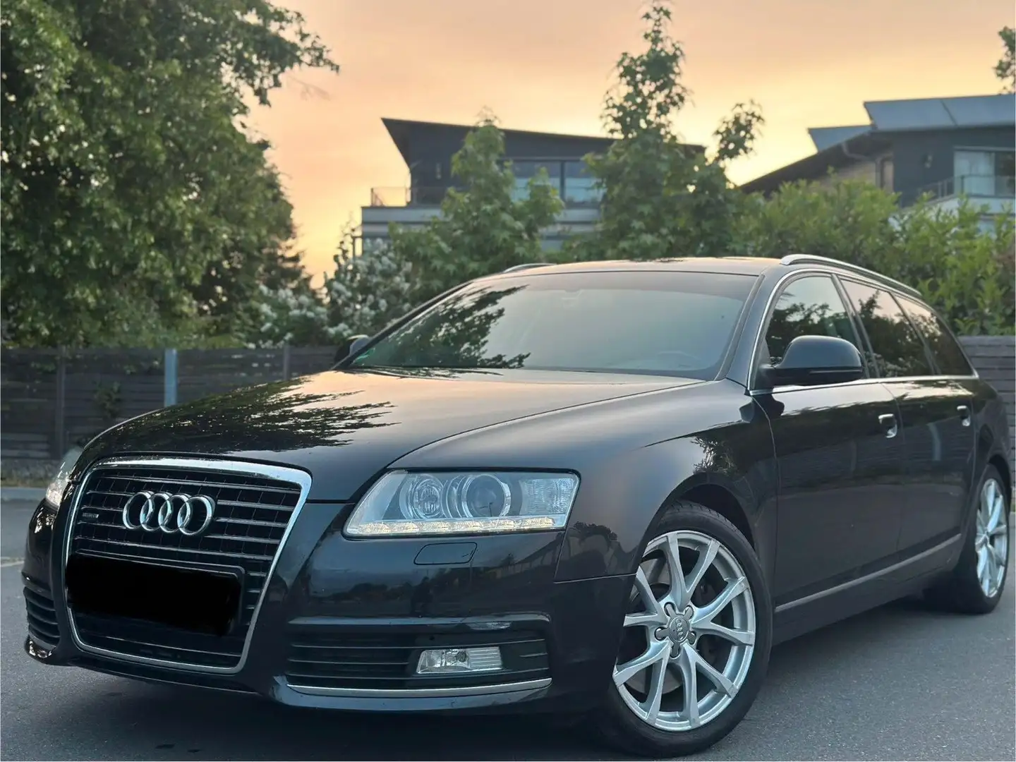 Audi A6 Avant 3.0 TDI quattro/Scheckheft/AHK/SHZ Noir - 1