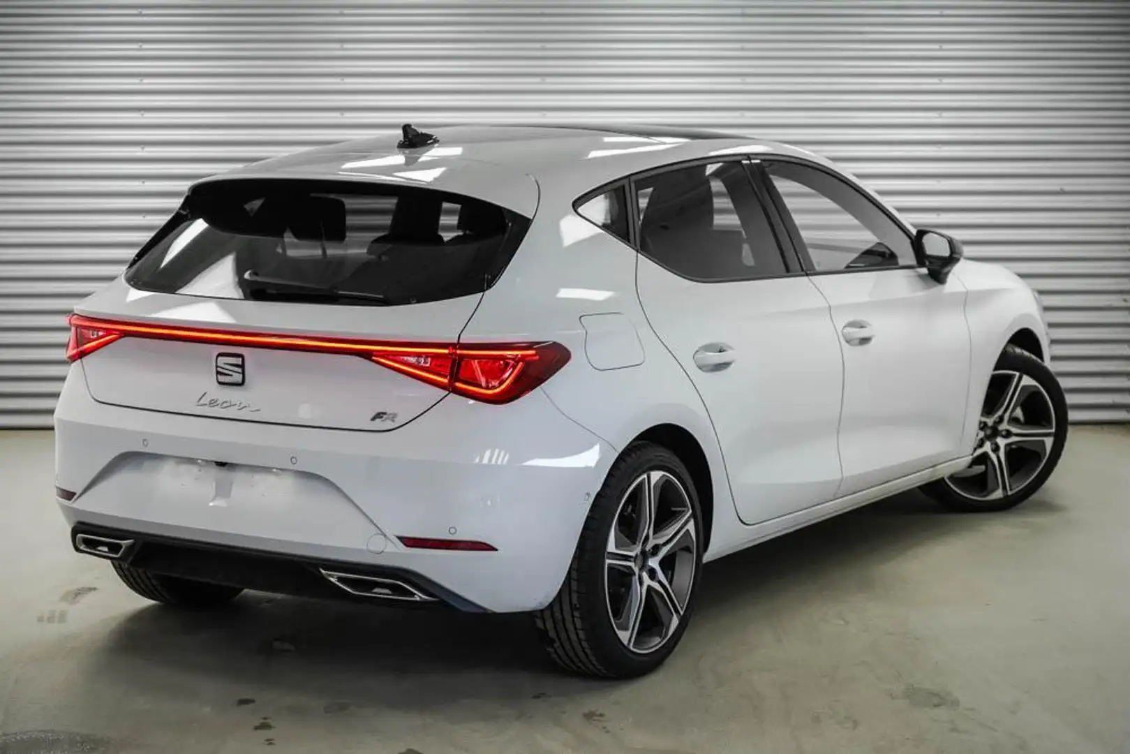 SEAT Leon 1,5 eTSI DSG FR - LAGER 110 kW (150 PS), Automatik Beyaz - 2