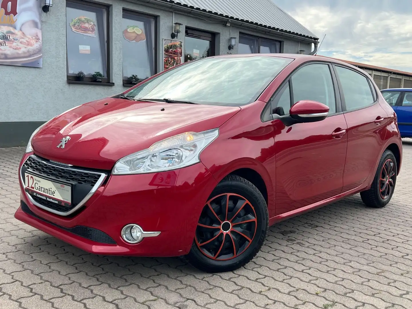 Peugeot 208 Active Rouge - 1