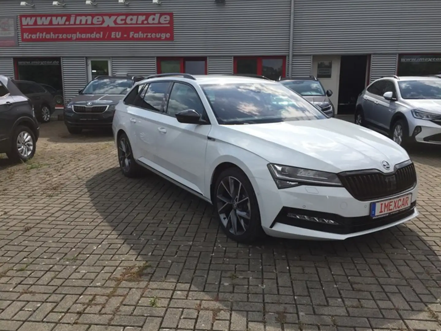 Skoda Superb 2.0 TDI DSG Sportline  + Kamera + AHK + Navi + Sit Blanc - 2