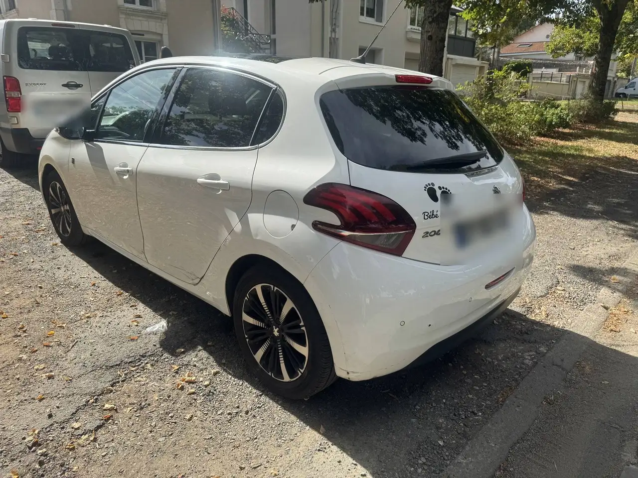 Peugeot 208 208 — photo 2