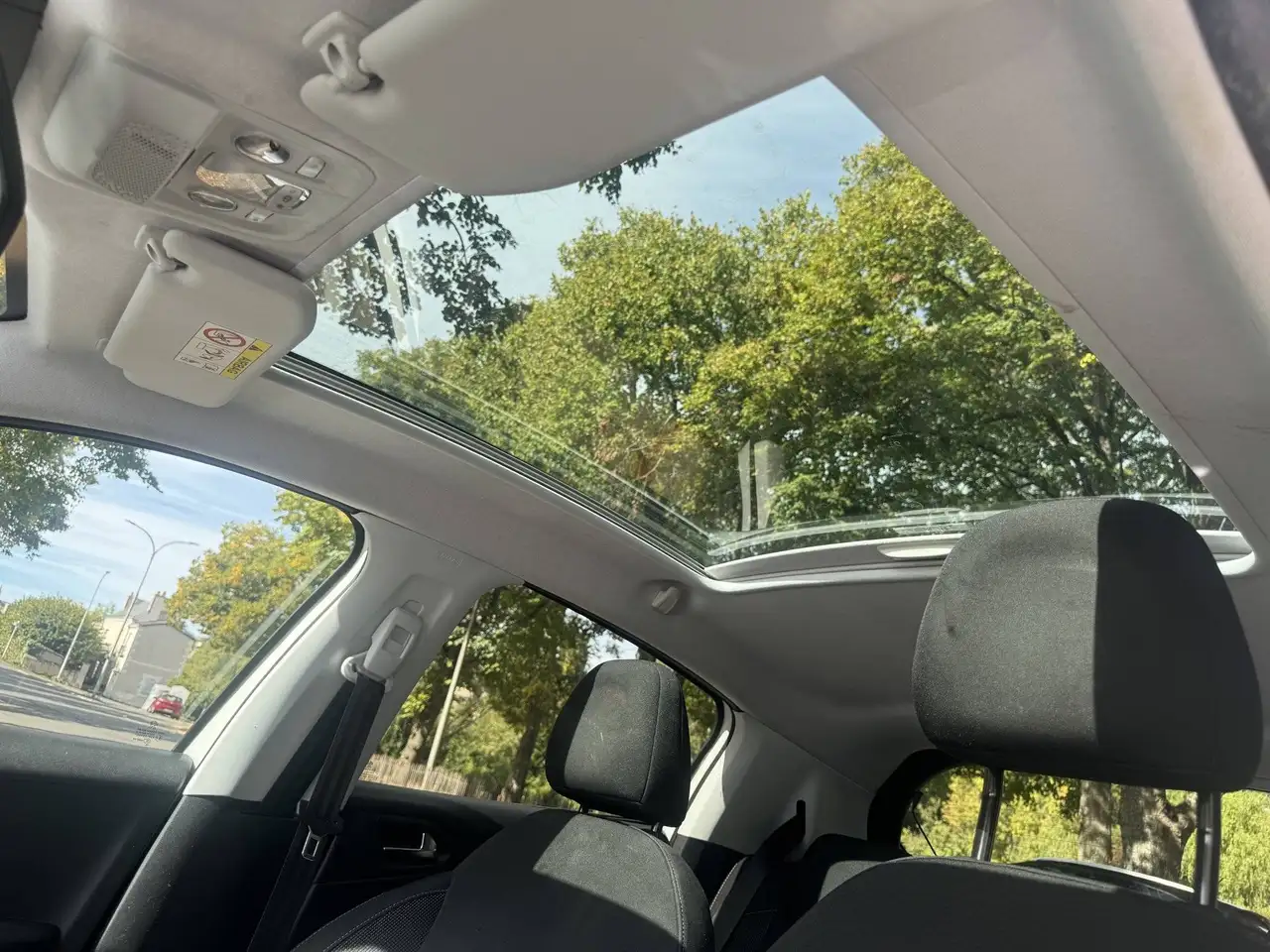 Peugeot 208 208 — photo 4