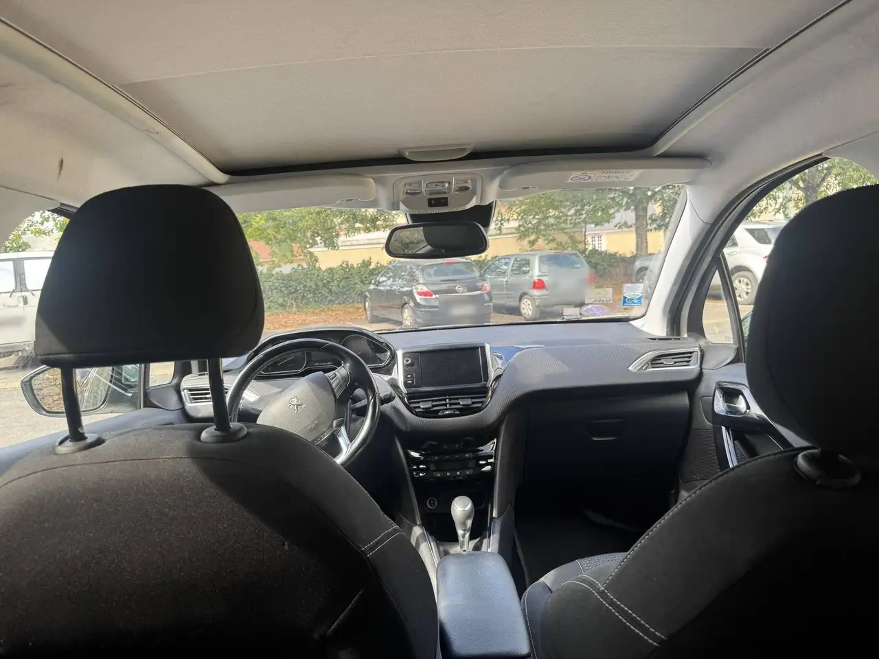 Peugeot 208 208 — photo 8