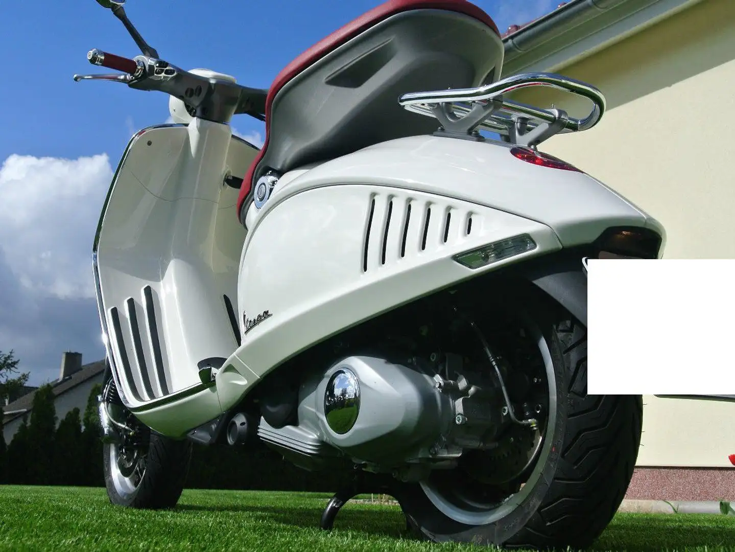 Vespa 946 White - 2