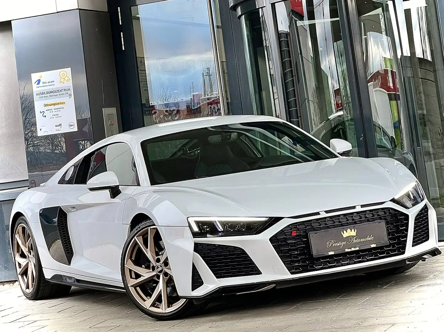 Audi R8 5.2 V10 570PS RWD #PERFORMANCE #FACELIFT #LIMITED White - 1
