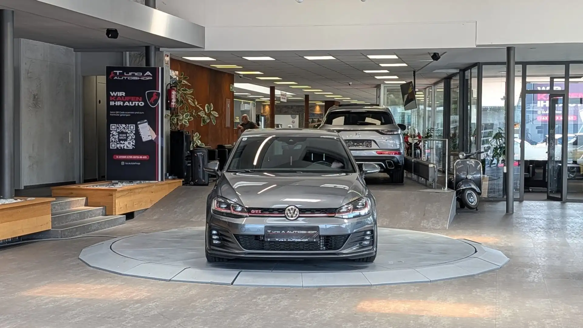 Volkswagen Golf 2.0 GTI Performance DSG *Digital-Cockpit*Kamera*Ap Grau - 2