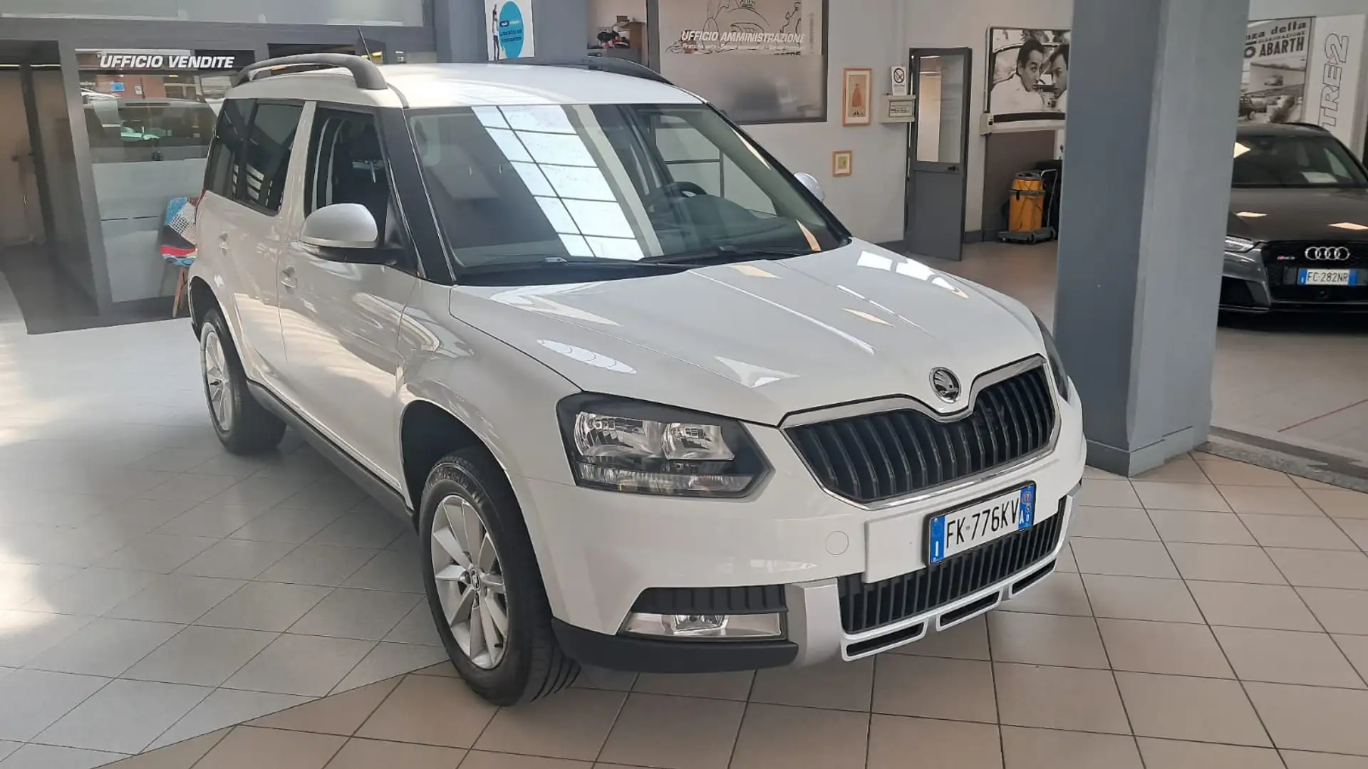 Skoda Yeti Outdoor 2.0 TDI SCR 110 CV 4x4 Easy Blanc - 1
