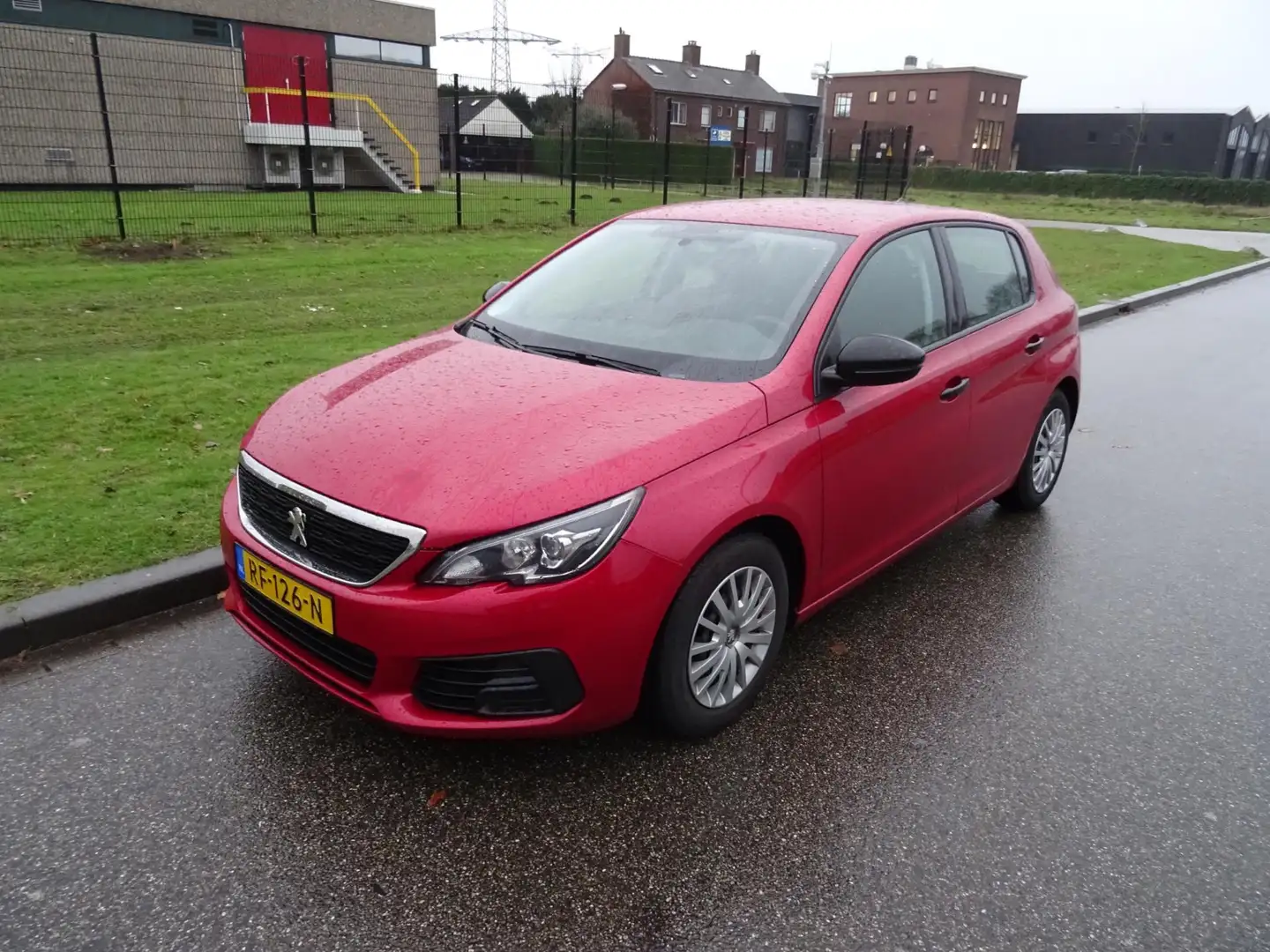 Peugeot 308 1.2 PureTech Access Rood - 1