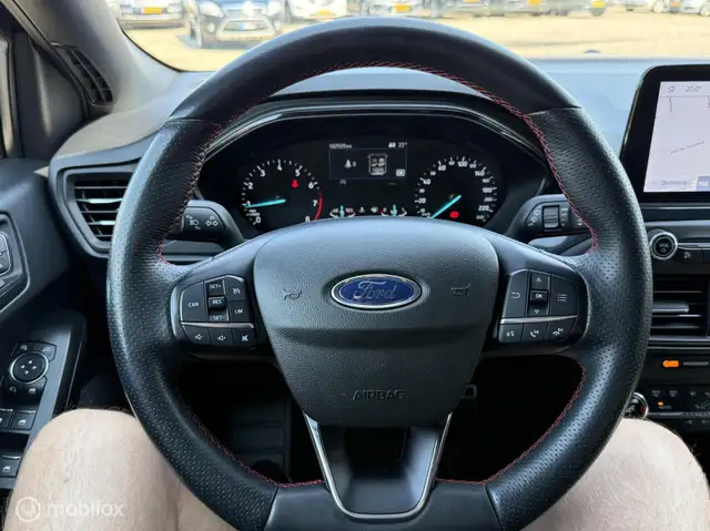 Ford Focus view 12