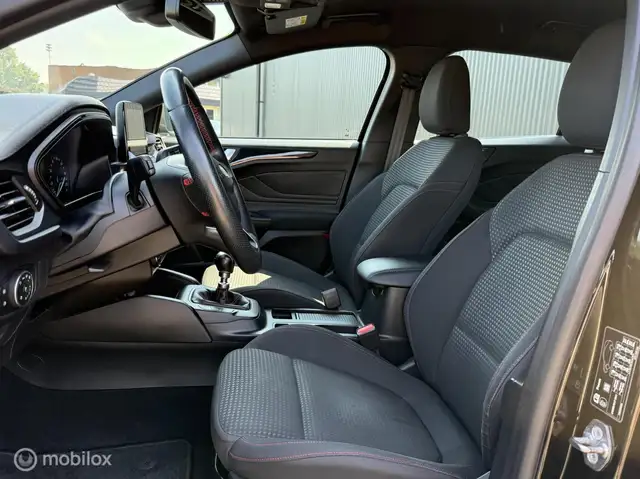 Ford Focus view 4